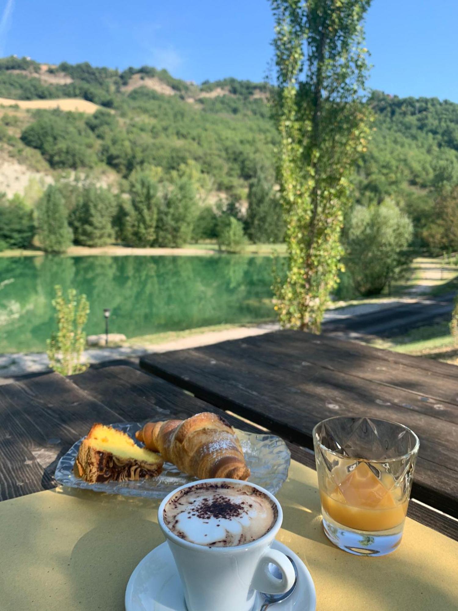 Bed and Breakfast L'Anfora Country Club Basciano Esterno foto